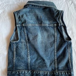 Madewell classic jean vest